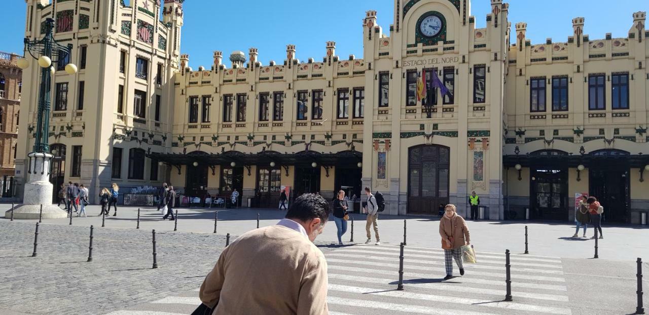 Edificio Tiziano Mercado Central Valencia Exterior foto